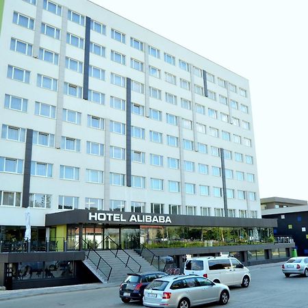 Hotel Ali Baba Humenne Bagian luar foto