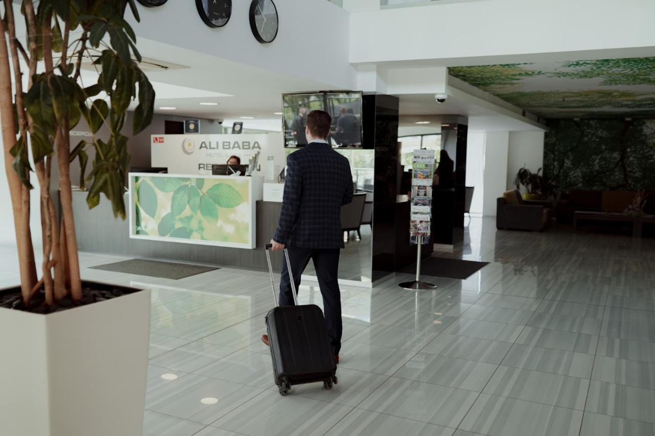 Hotel Ali Baba Humenne Bagian luar foto