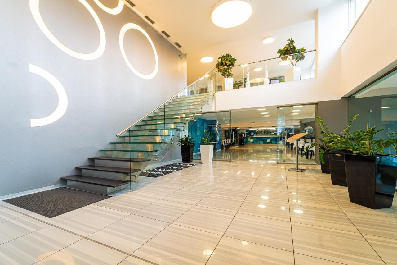Hotel Ali Baba Humenne Bagian luar foto