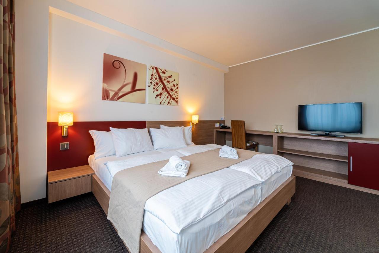 Hotel Ali Baba Humenne Bagian luar foto