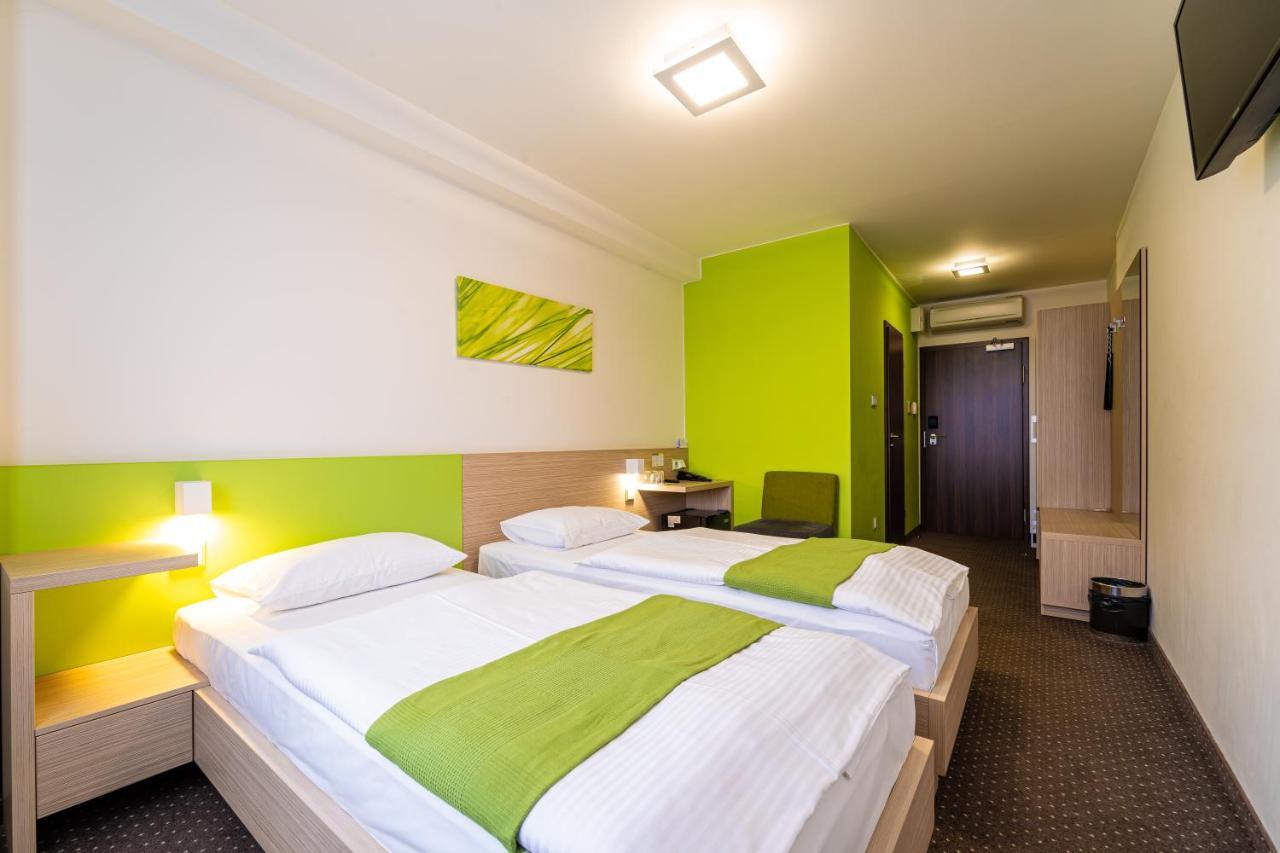 Hotel Ali Baba Humenne Bagian luar foto