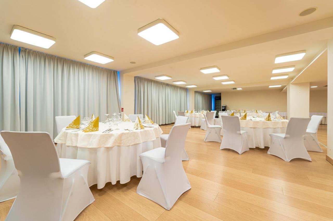 Hotel Ali Baba Humenne Bagian luar foto