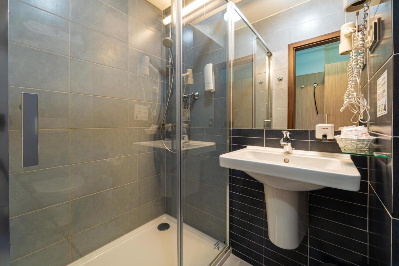 Hotel Ali Baba Humenne Bagian luar foto
